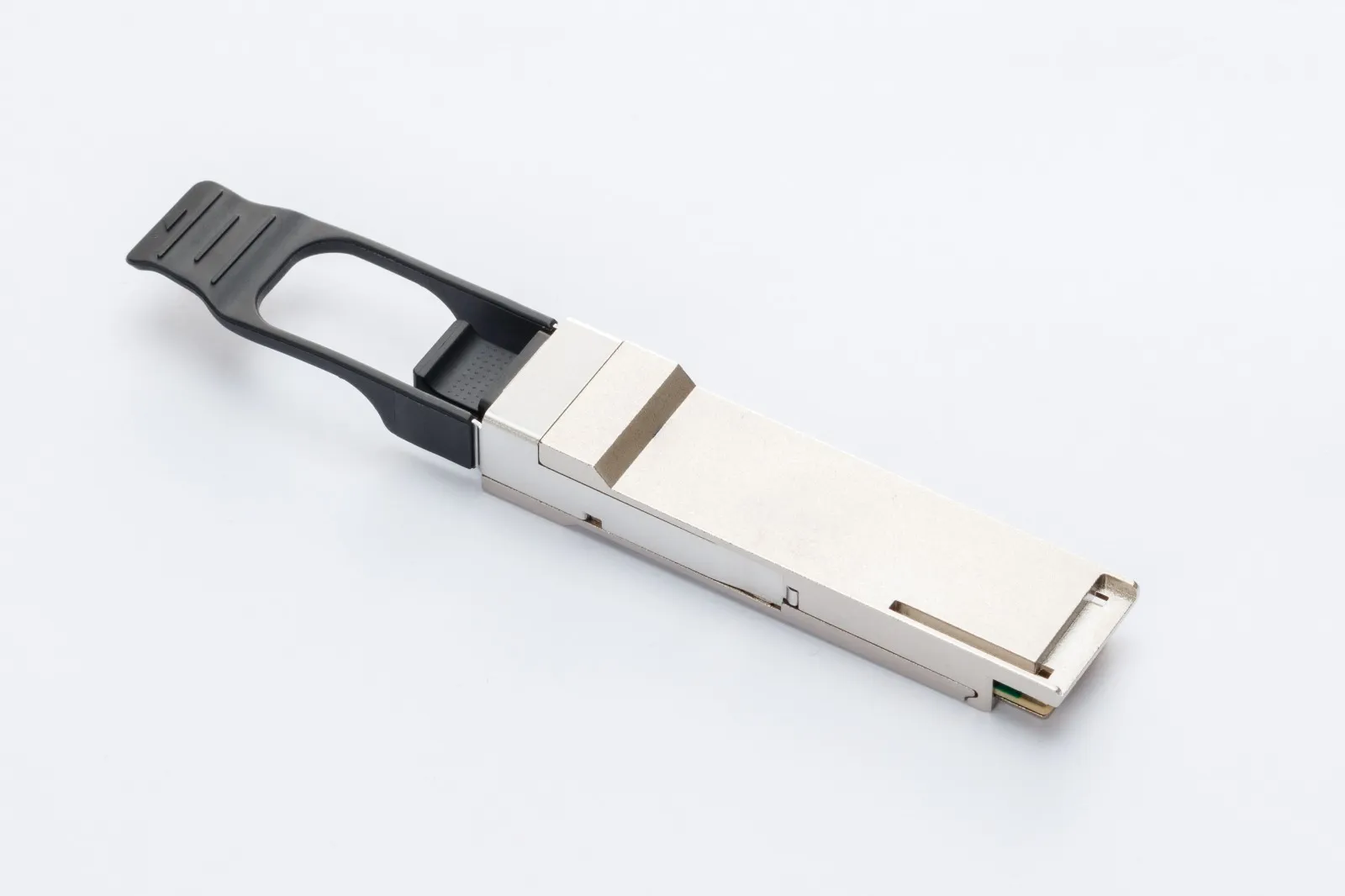SilverNet SIL-QSFP28-X850-0-1D network transceiver module – slika 2