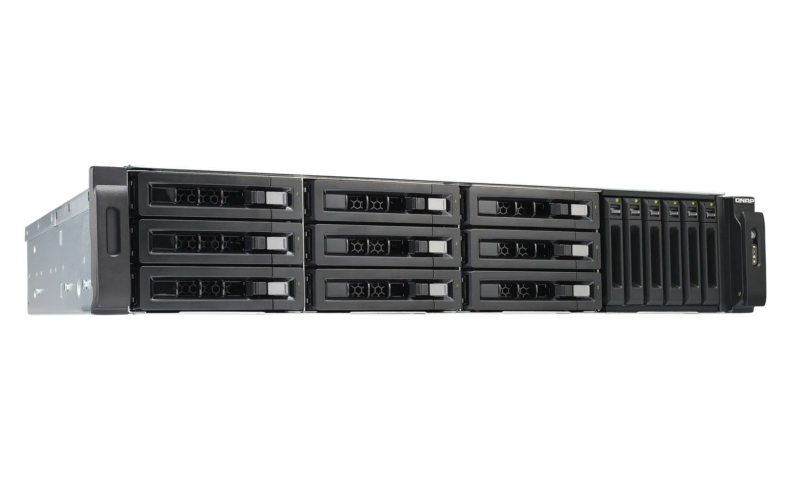 QNAP TVS-1582TU – slika 2