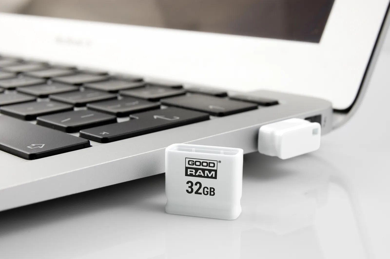 Goodram UPI2 USB flash drive – slika 2