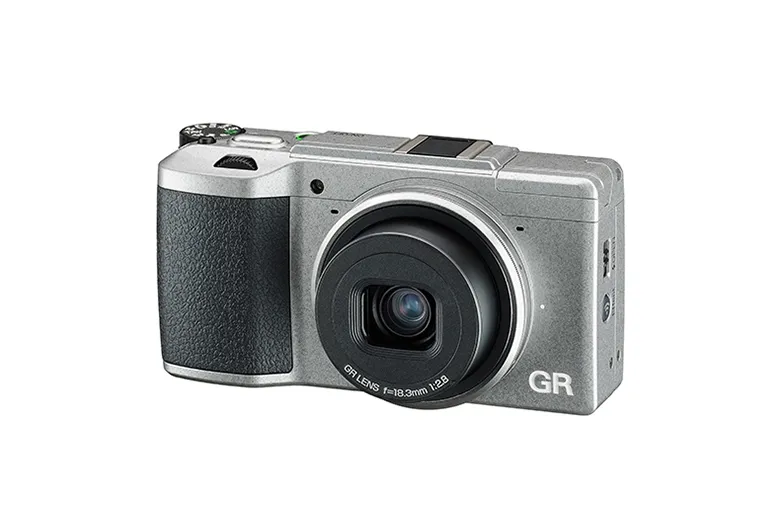 Ricoh GR II Silver Edition