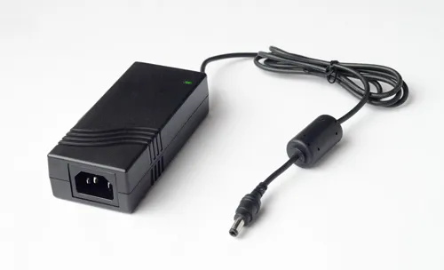 APC AR4705 mobile device charger