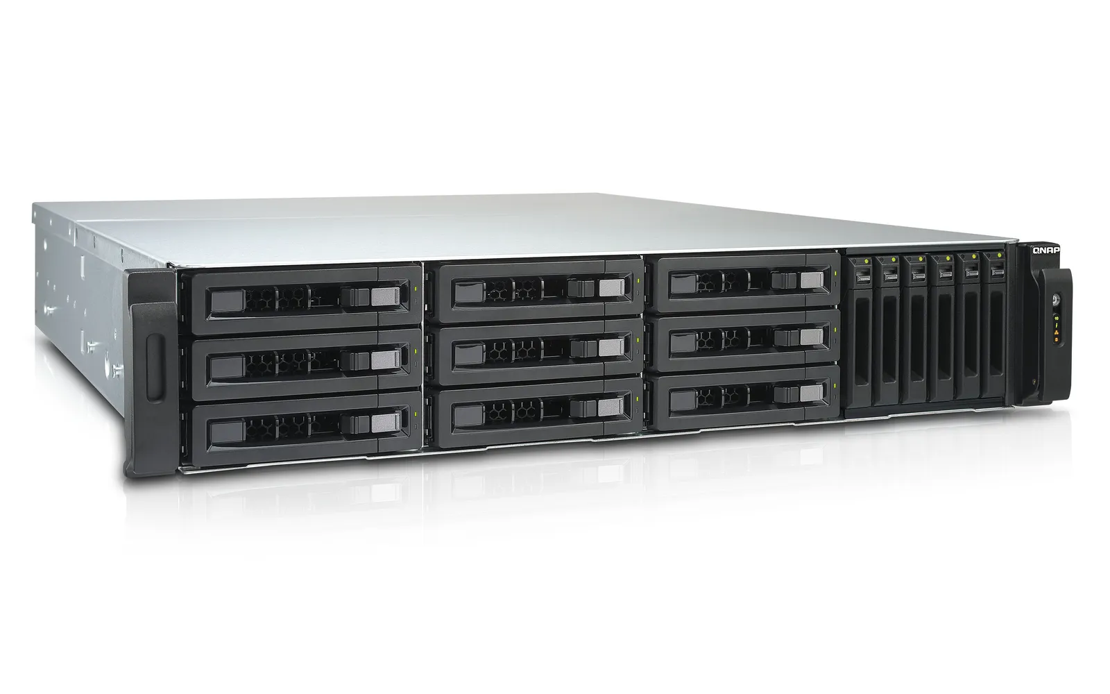 QNAP TVS-EC1580MU-SAS-RP-16G-R2 – slika 9