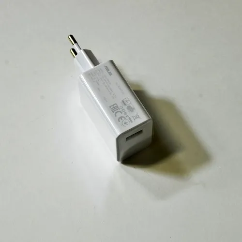 ASUS 0A001-00502800 power adapter/inverter