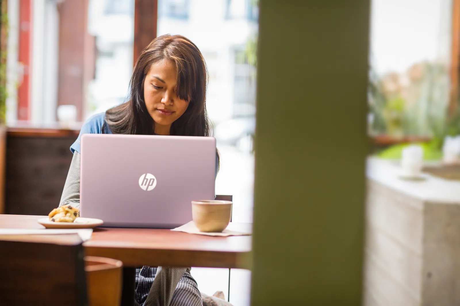 HP Pavilion 14-bf004na – slika 9