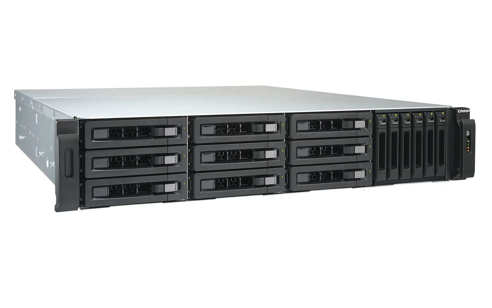 QNAP TVS-EC1580MU-SAS-RP-16G-R2 – slika 10