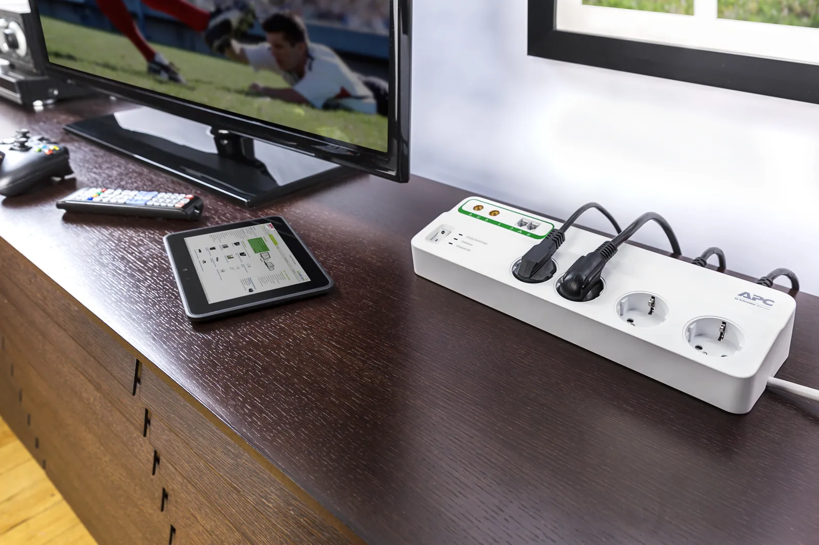 APC PMF83VT-GR surge protector – slika 7